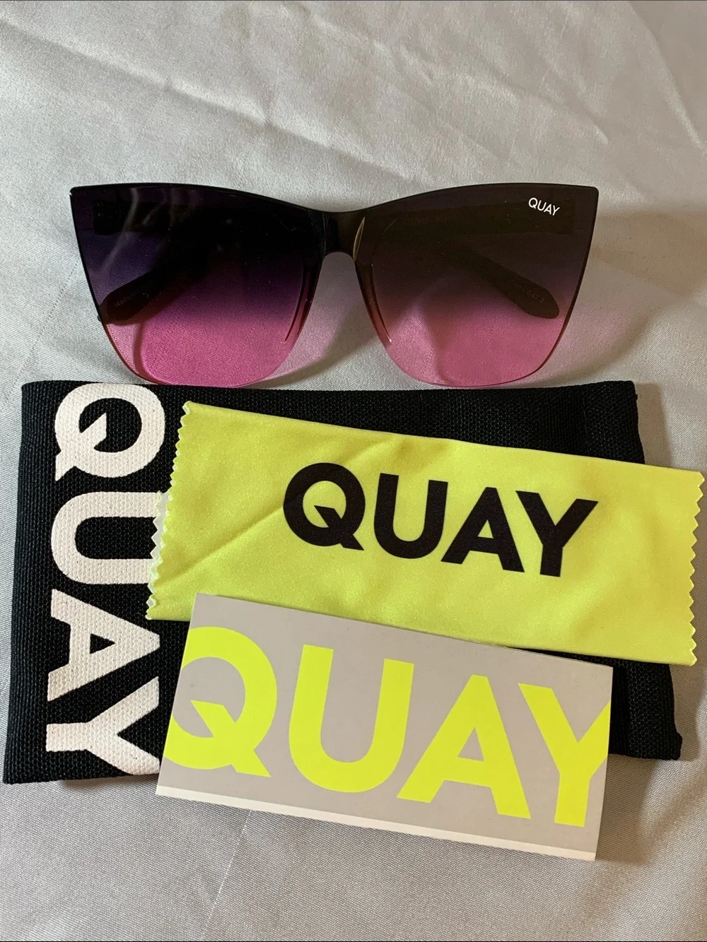 NEW Quay Australia COME THRU 1212 Purple to Pink Ombre Cat-Eye Sunglasses